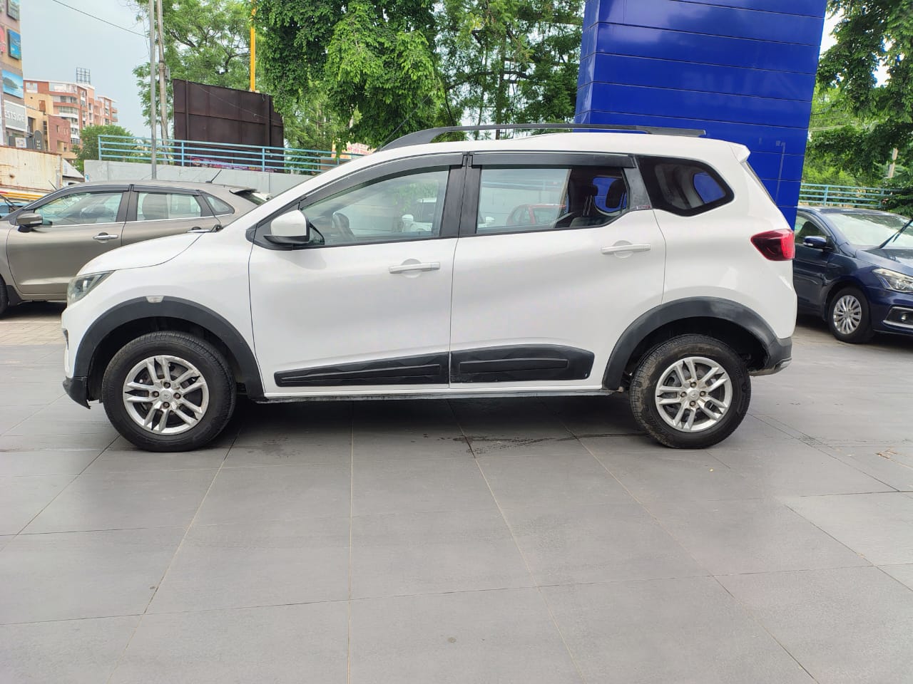 Renault- Triber RXZ