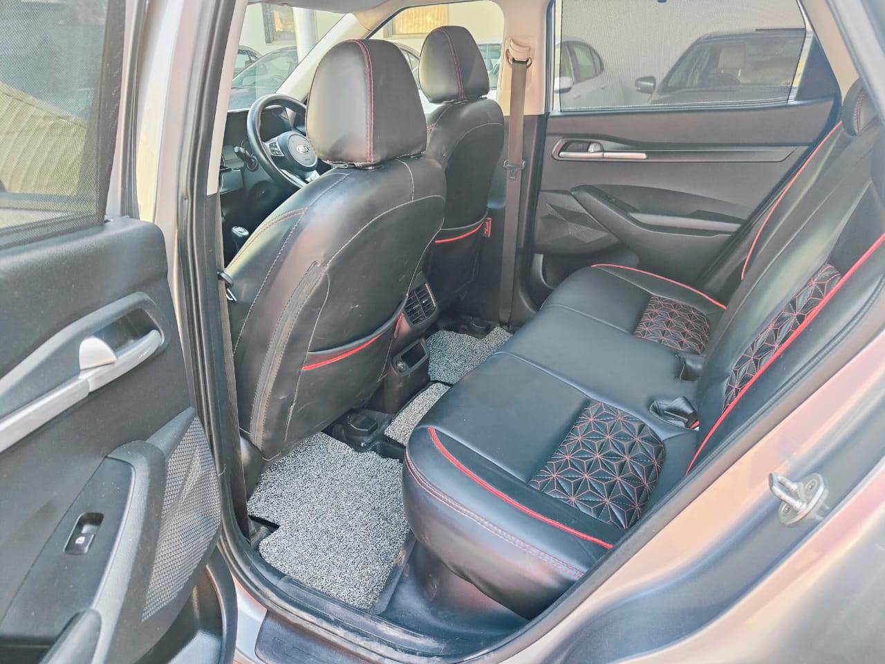 Kia Seltos HTK Plus – Silver