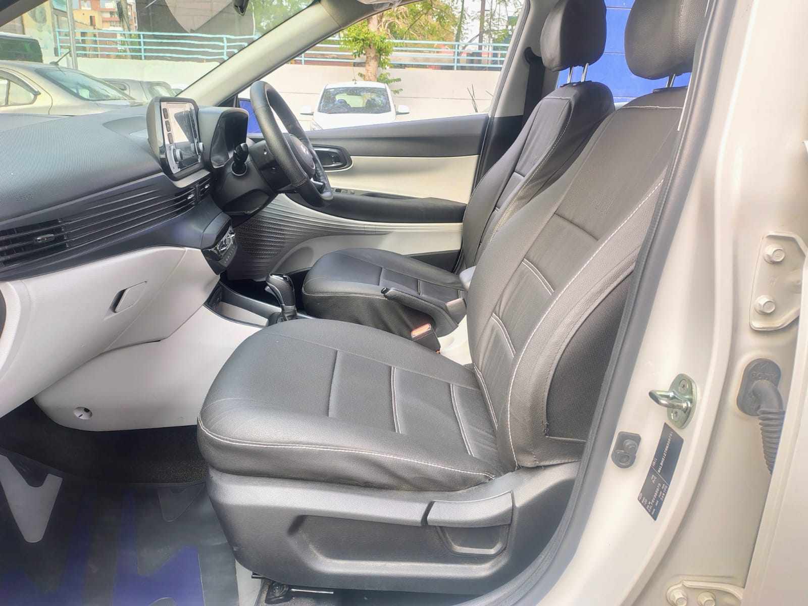 Hyundai-I20 Sportz 1.2 – White