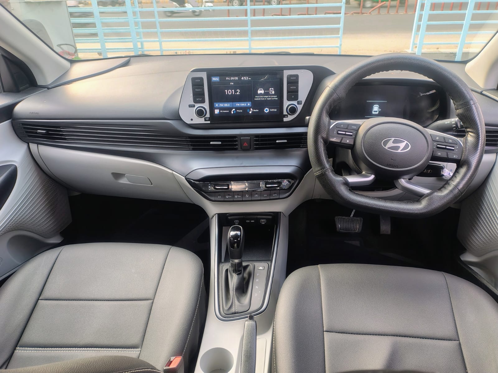 Hyundai-I20 Sportz 1.2 – White