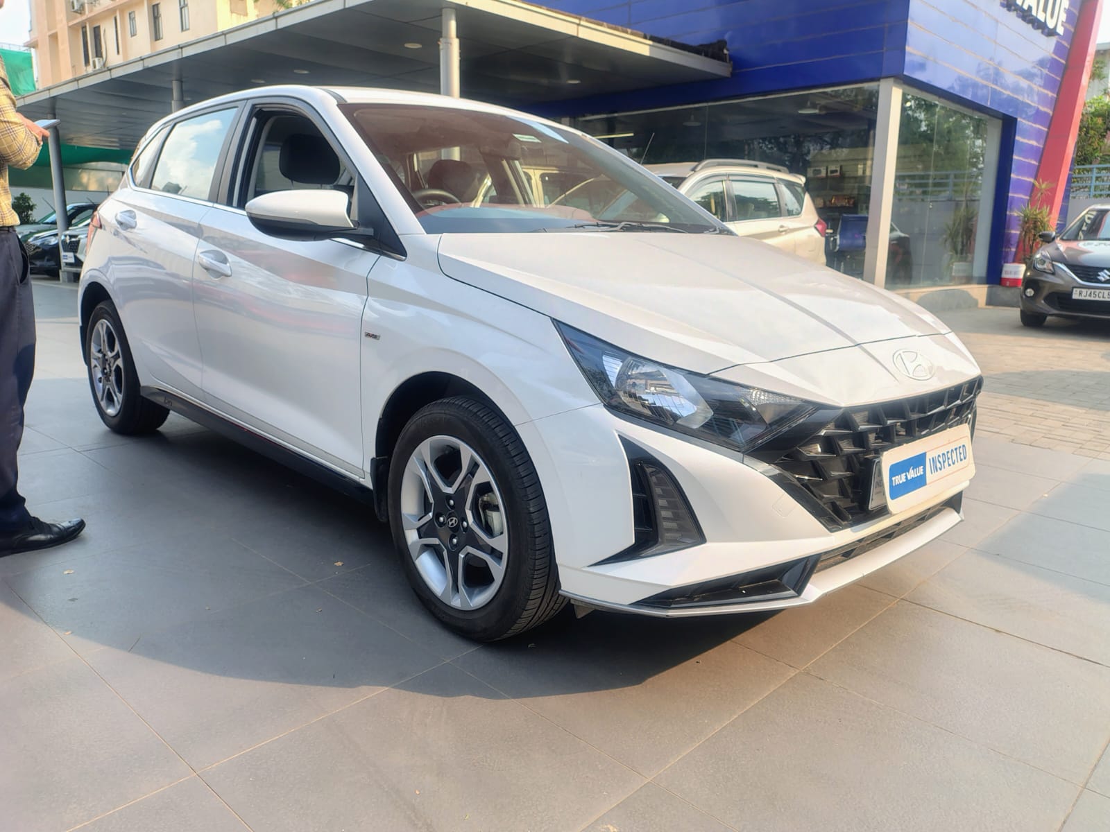 Hyundai-I20 Sportz 1.2 – White