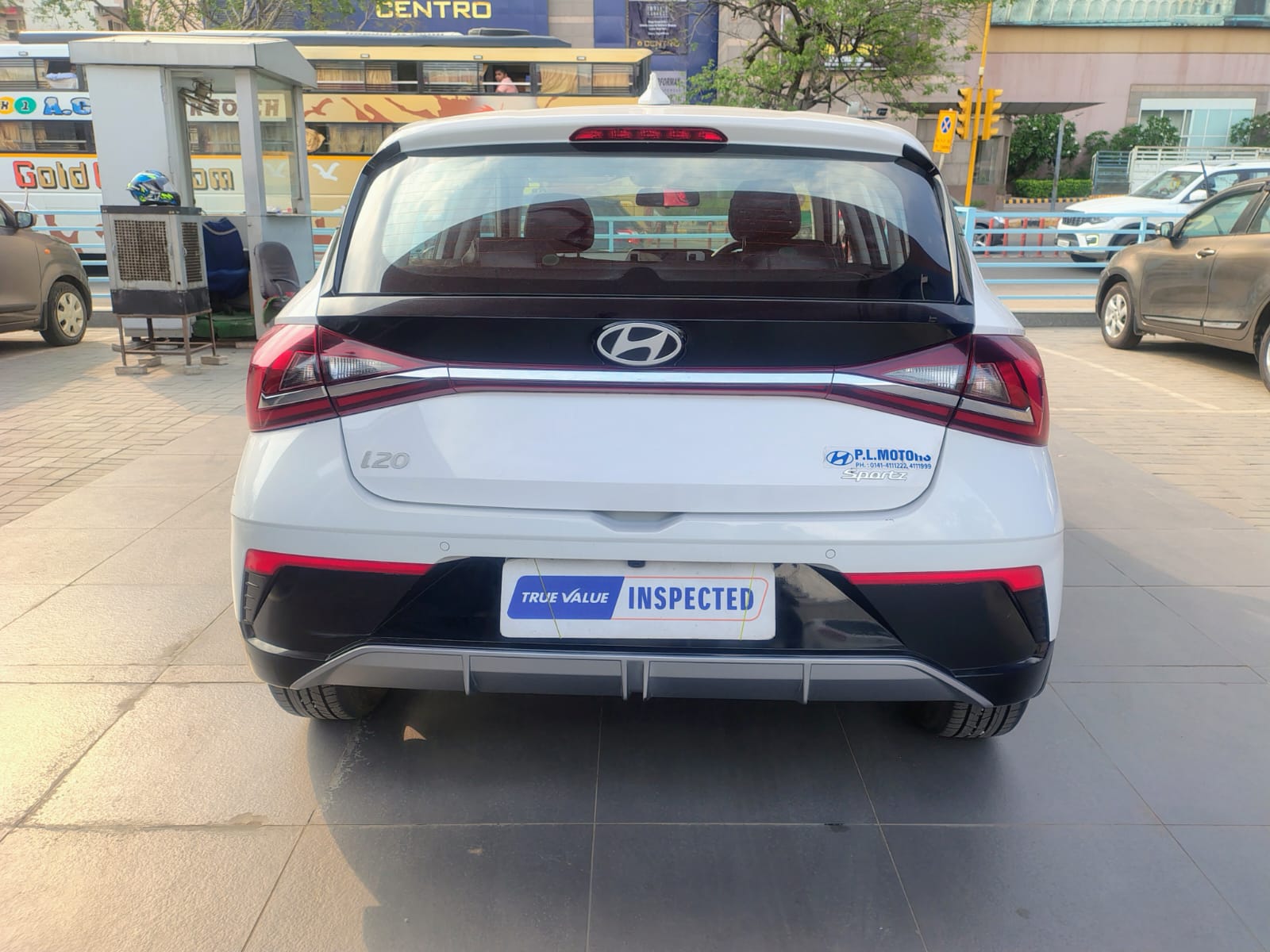 Hyundai-I20 Sportz 1.2 – White