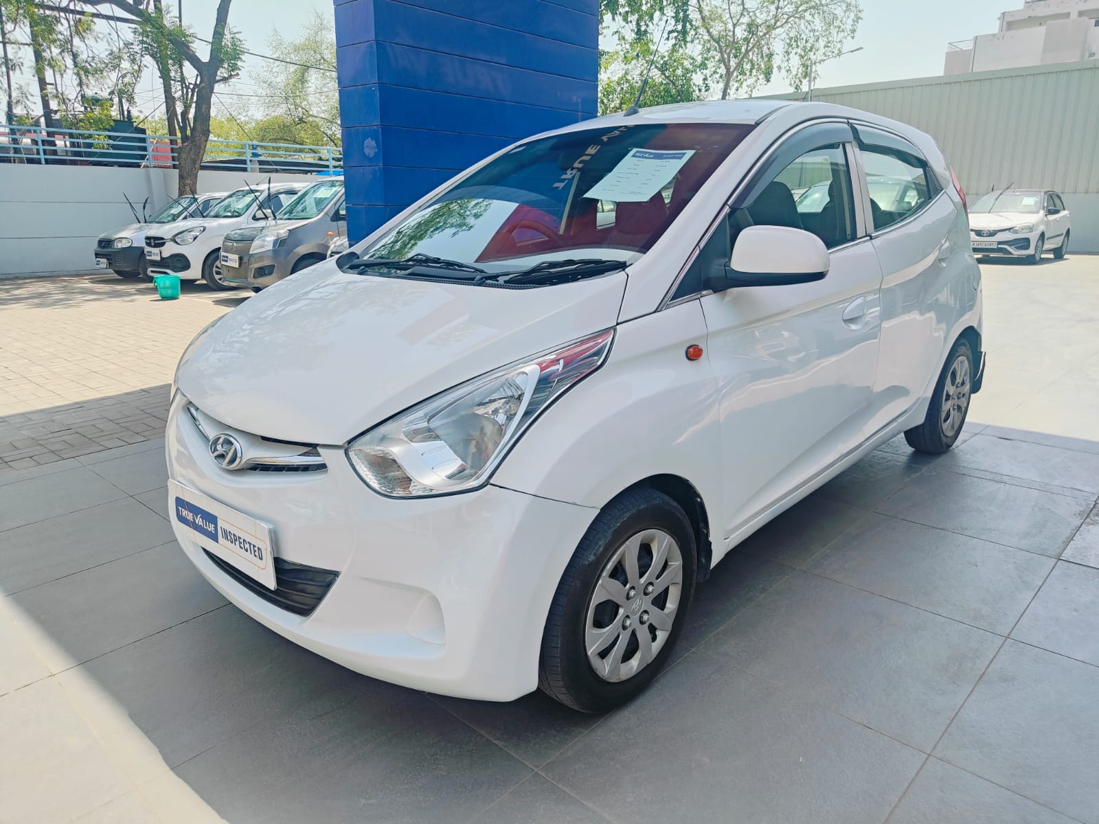 Hyundai-Eon Magana-White