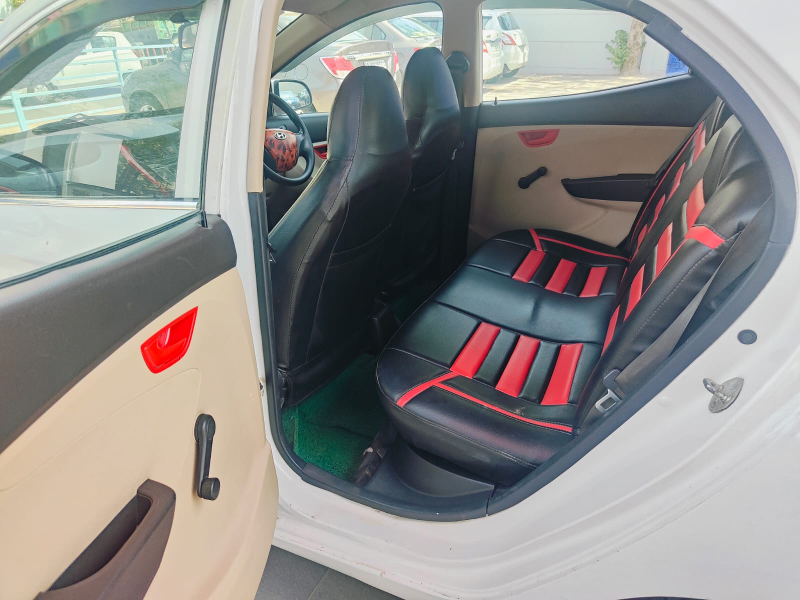 Hyundai-Eon Magana-White