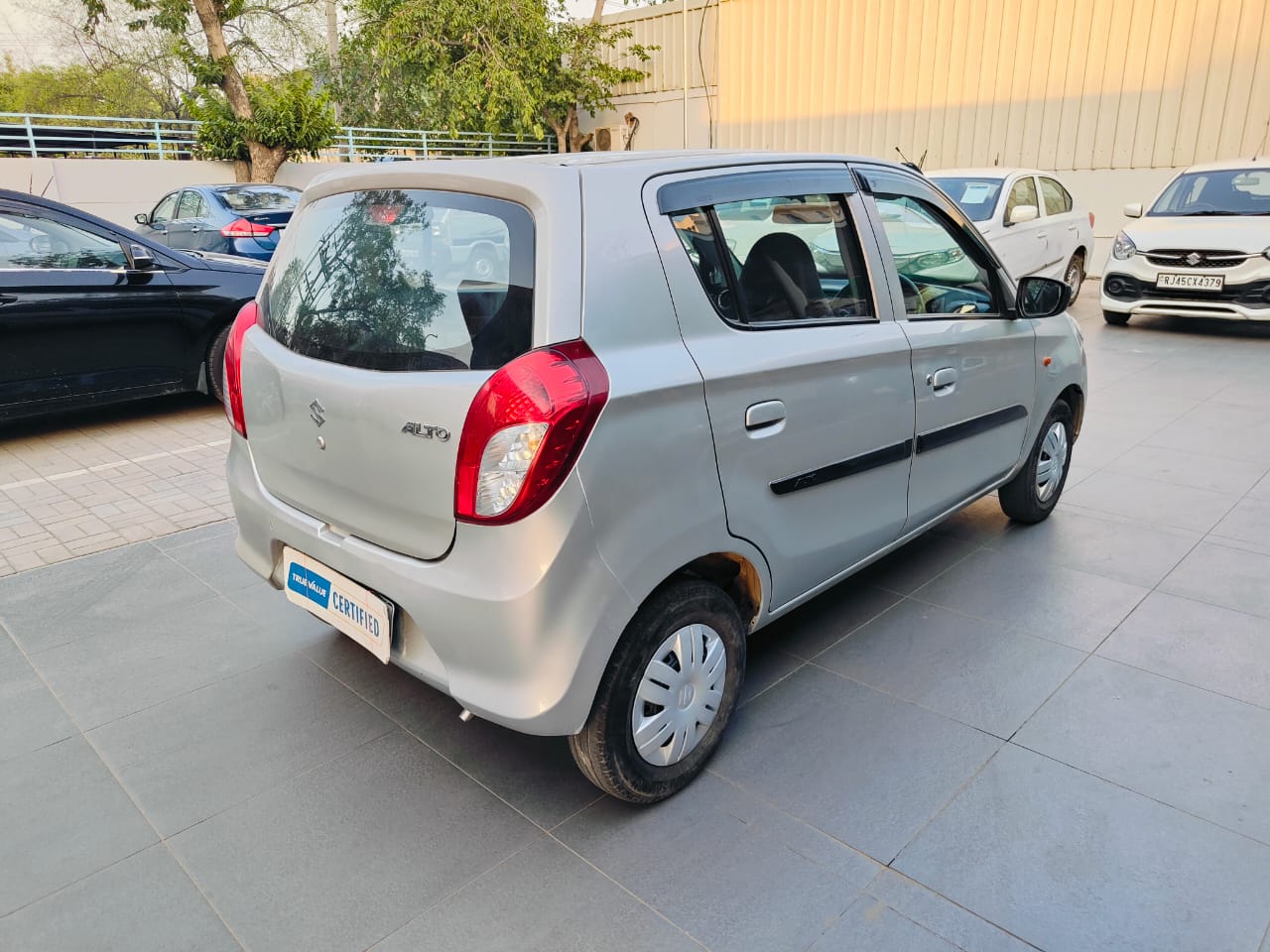 Maruti Suzuki Alto VXI – Silver 1