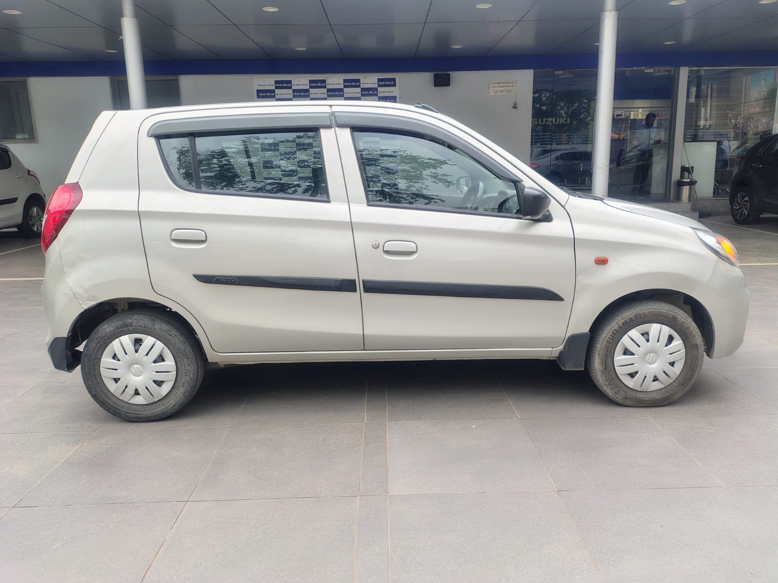 Maruti Suzuki Alto 800 VXI – Silver 1