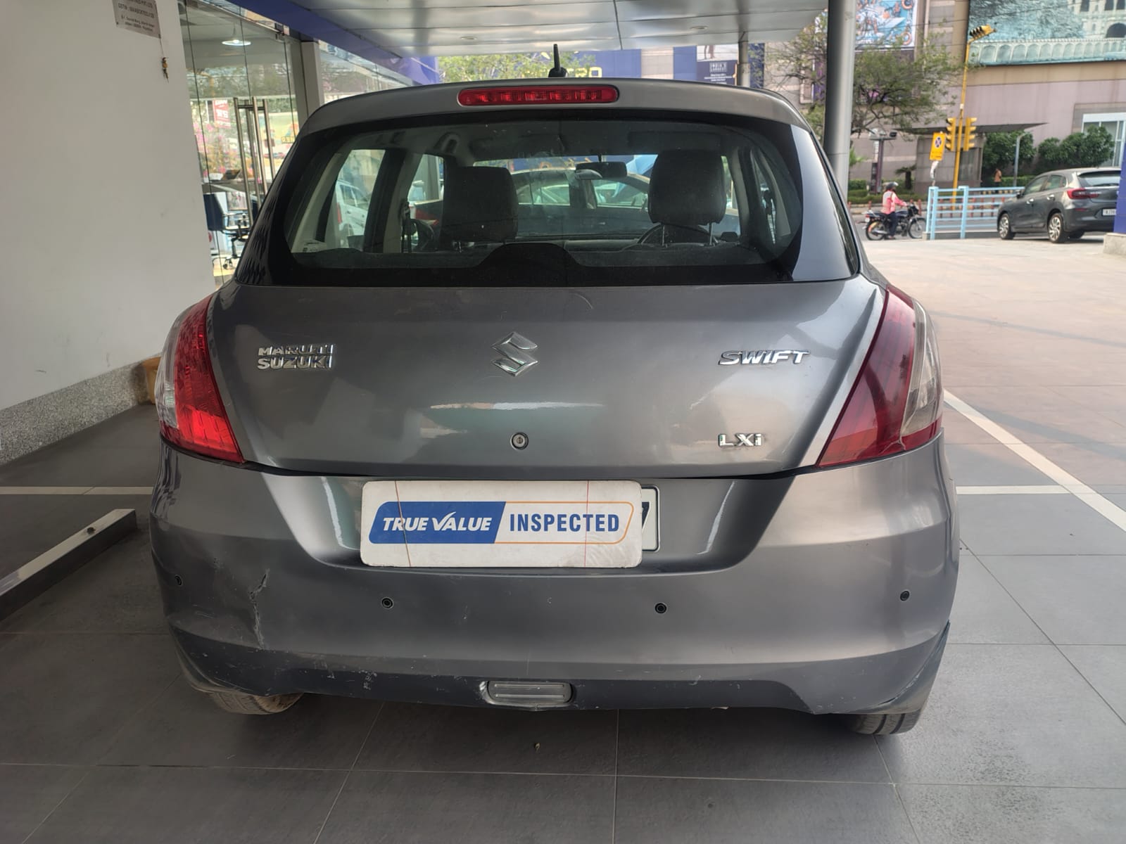 Maruti Suzuki Swift Lxi -Grey