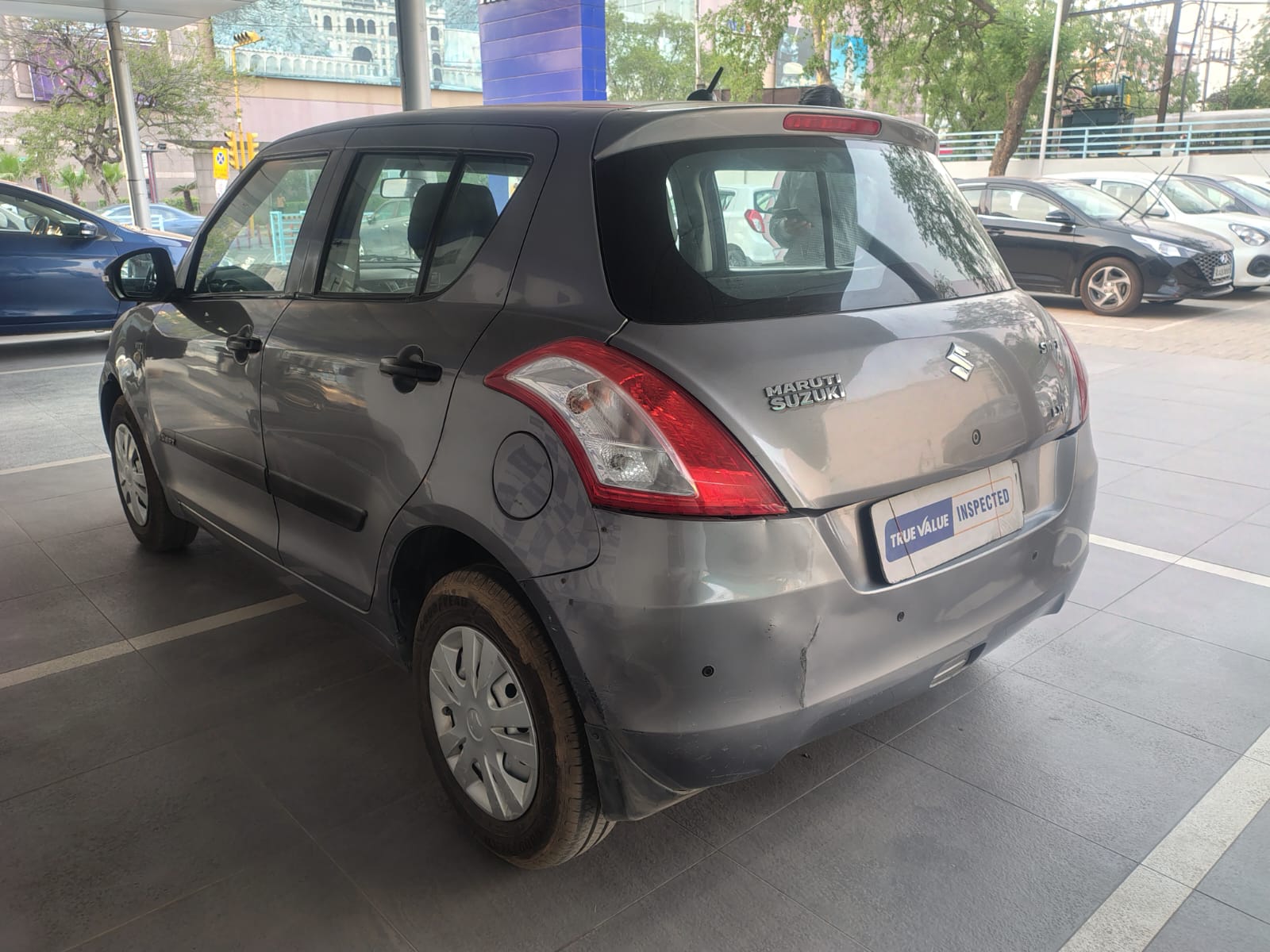 Maruti Suzuki Swift Lxi -Grey